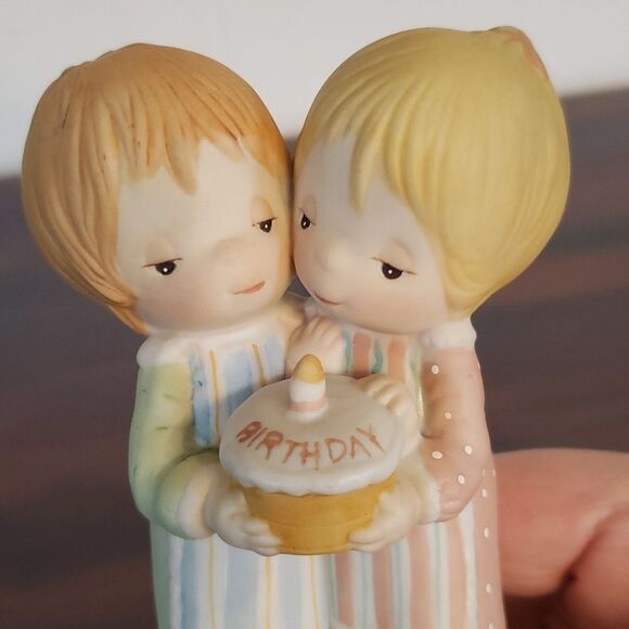 Vtg Betsey Clark "Hope Your Birthday Brings All Your Favorite Things" Figurine - Picture 7 of 8